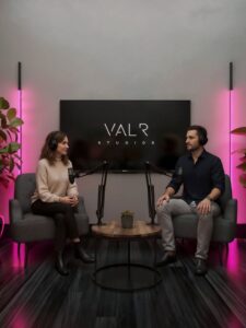 Podcastle Review – Magic Dust AI audio enhancement tool for remote podcast interviews
