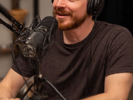 Paid Podcasts – 7 Brilliant Shows Worth Every Penny in 2026
